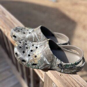 Like new mens size 12 camo Crocs